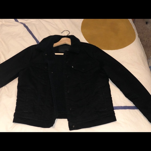Levi's - Original Sherpa - Trucker Jacket ($108.00 at Levi) - Picture 2 of 11